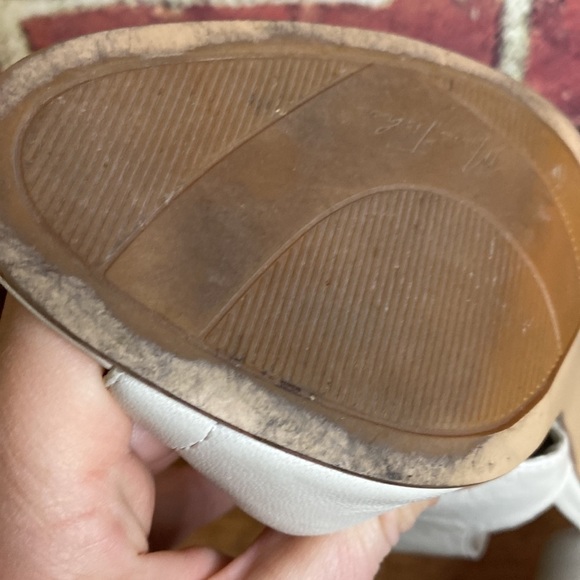 Marc Fisher Soft Leather Neutral Peep Toe Sling Back Heeled Sandals Size 7 - Picture 17 of 17